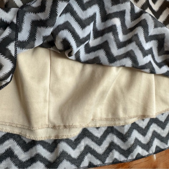 NO BOUNDARIES Chevron Ruffle Sleeveless Spaghetti Strap Dress - Size M (7-9) - Picture 8 of 11